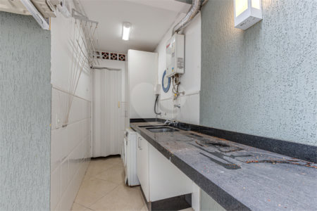 Sobrado à venda com 2 quartos, sendo 1 suíte, em Alto da Boa Vista, São Paulo, SP