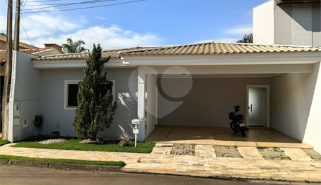 Casa à venda com 3 quartos, sendo 1 suíte,  no condomínio Residencial Eldorado, São Carlos - SP