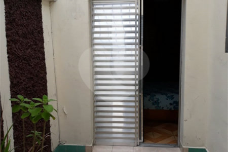 Casa à venda com 2 quartos, sendo 1 suíte,  em Vila Anastácio, São Paulo, SP