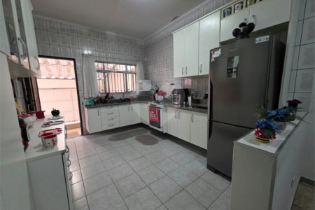 Sobrado à venda com 6 quartos, sendo 3 suítes, em Santa Teresinha, São Paulo, SP