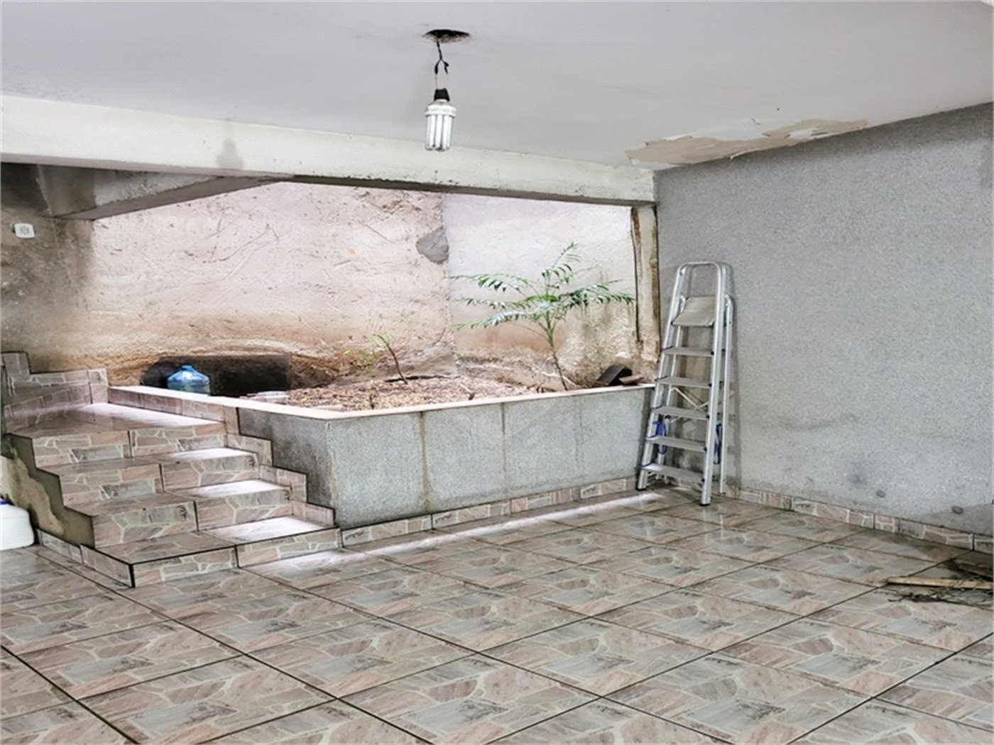 Casa à venda com 4 quartos, sendo 2 suítes, em Vila Maria Alta, São Paulo, SP