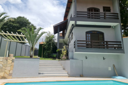 Sobrado para alugar com 3 quartos, sendo 2 suítes, em Jardim Paulista, Atibaia, SP