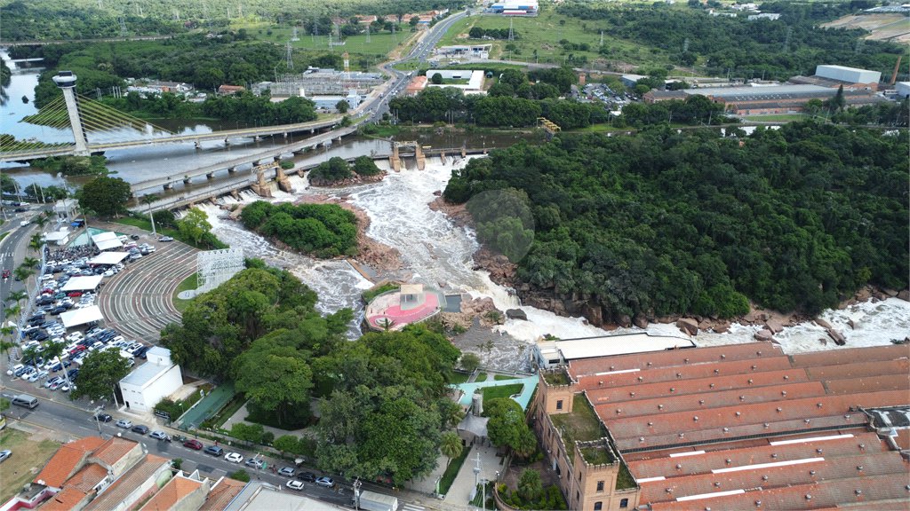 Casa à venda com 4 quartos, sendo 1 suíte, em Jardim Celani, Salto, SP