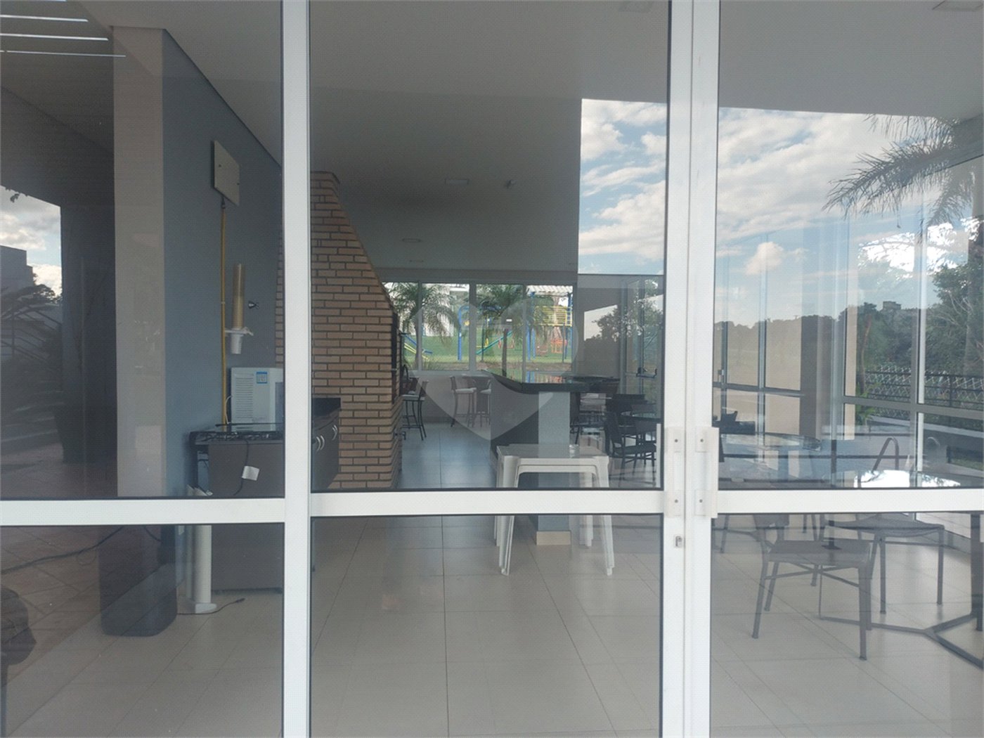 Casa à venda com 3 quartos, sendo 1 suíte,  no condomínio Gardenville, Itu - SP
