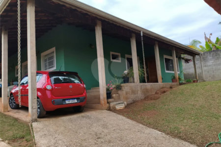 Casa à venda com 2 quartos em Chácaras Santa Martha, Várzea Paulista, SP
