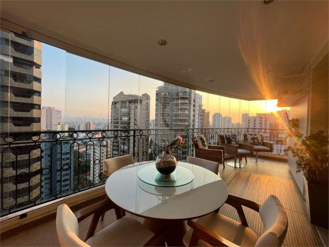 Apartamento à venda com 4 suítes em Santana, São Paulo, SP
