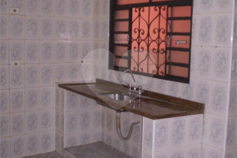 Casa à venda com 2 quartos no condomínio Travessa Salomão Régis Piza,17, São Paulo - SP