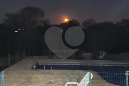 Casa à venda com 3 quartos, sendo 1 suíte,  no condomínio Village Ipanema 1, Araçoiaba da Serra - SP