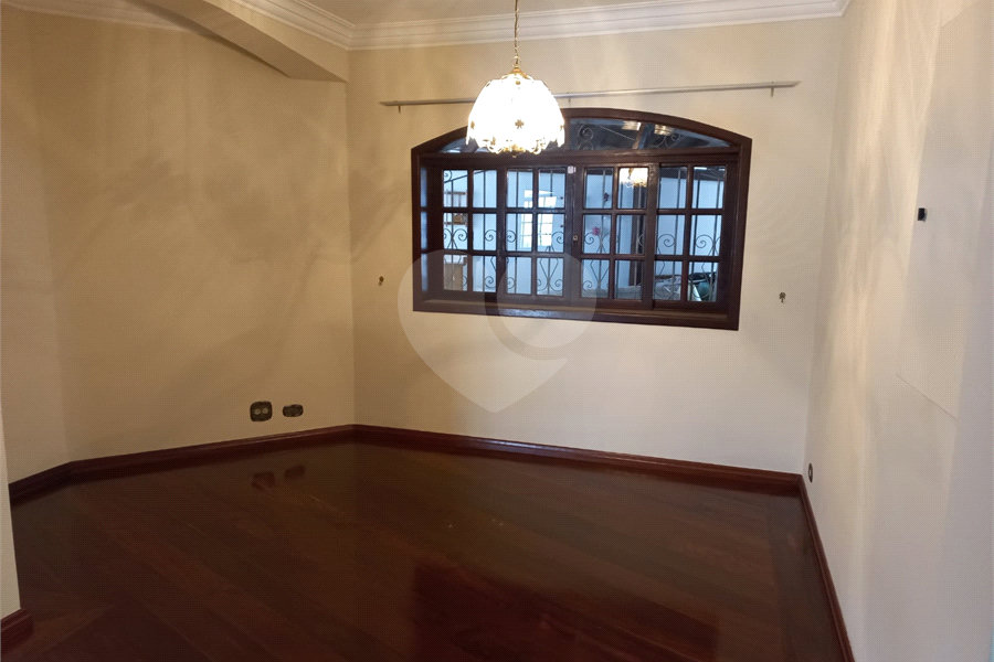 Sobrado à venda ou para alugar com 4 quartos, sendo 1 suíte,  em Barro Branco (zona Norte), São Paulo, SP
