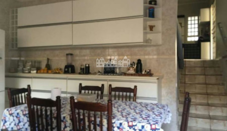 Sobrado à Venda com piscina e próximo à FAAT – Atibaia/SP