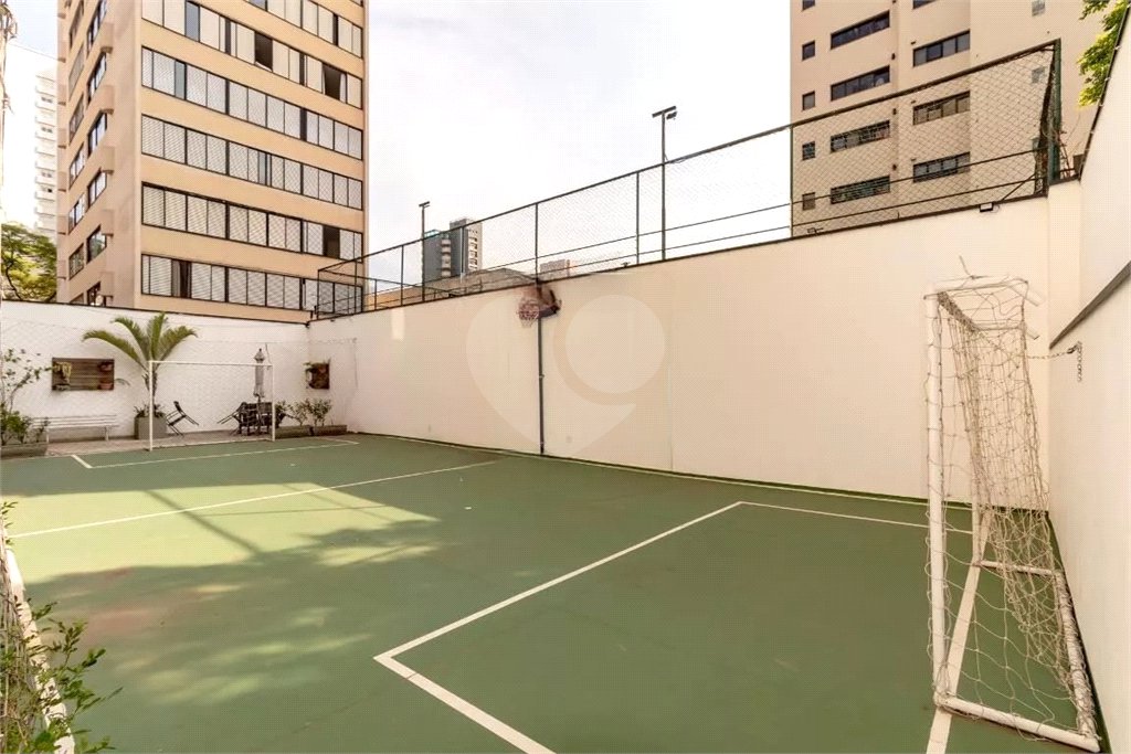 Apartamento à venda com 3 quartos, sendo 1 suíte,  em Moema, São Paulo, SP