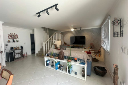 Casa à venda com 4 quartos, sendo 3 suítes, no condomínio Jardins de Florença, Rio de Janeiro - RJ