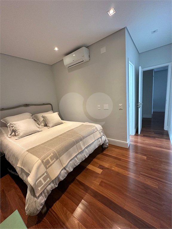 Apartamento à venda com 3 quartos, sendo 2 suítes, em Vila Olímpia, São Paulo, SP
