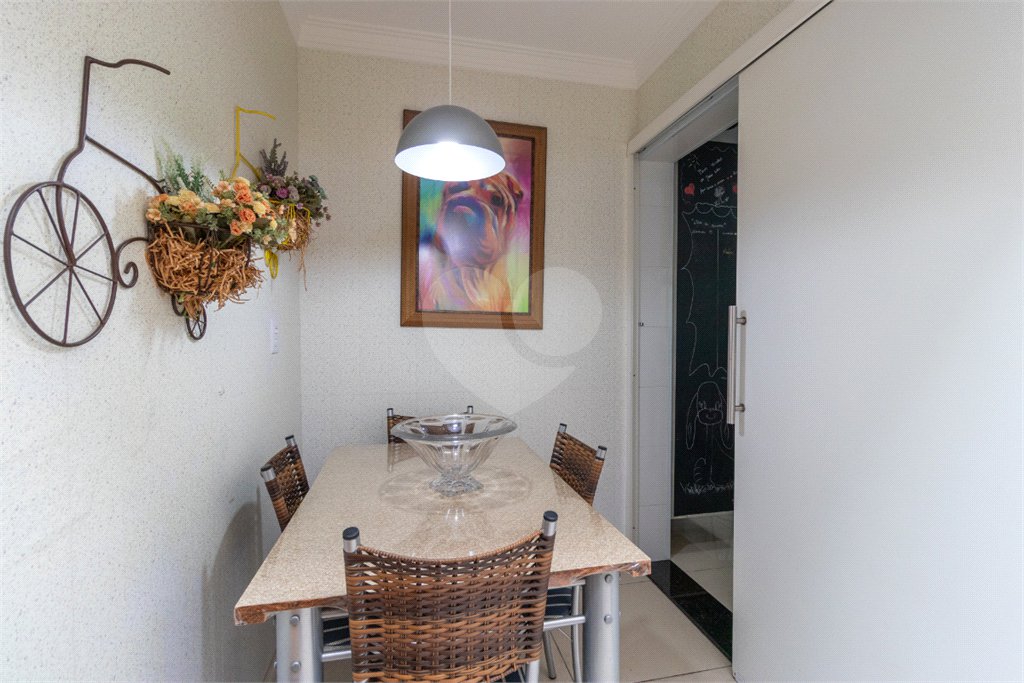 Casa à venda com 3 quartos, sendo 1 suíte, no condomínio Orquideas, São Paulo - SP