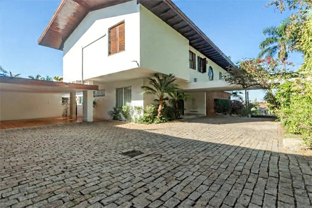 Casa à venda com 5 quartos, sendo 3 suítes, em Jardim Guedala, São Paulo, SP