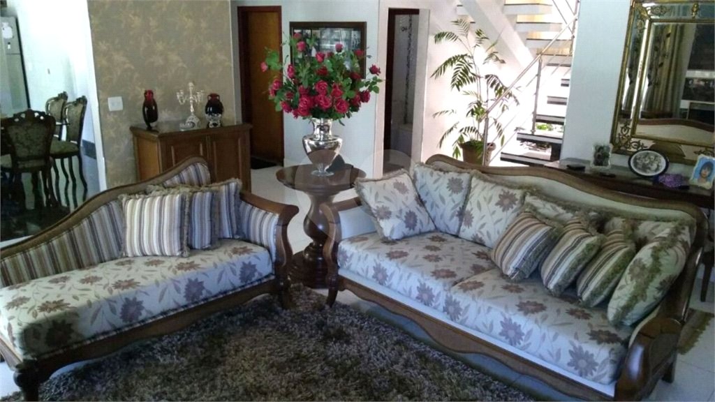 Casa à venda com 5 quartos, sendo 4 suítes,  no condomínio Reserva dos Vinhedos, Louveira - SP