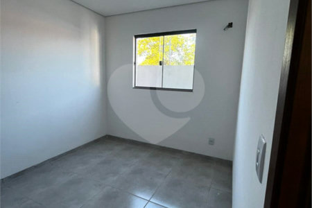 Apartamento à venda com 2 quartos em Alvorada, Cuiabá, MT