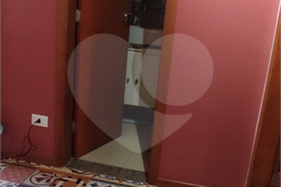 Casa à venda com 3 quartos, sendo 1 suíte,  no condomínio Residencial Vila Irmãos Arnoni, São Paulo - SP