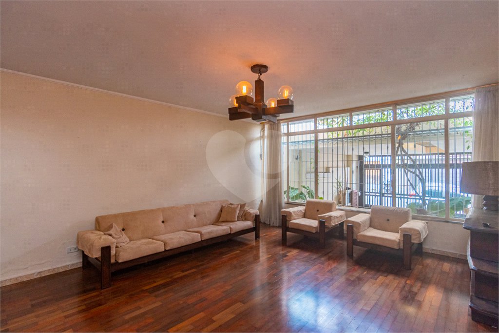 Sobrado à venda com 3 quartos, sendo 1 suíte, em Jardim Prudência, São Paulo, SP