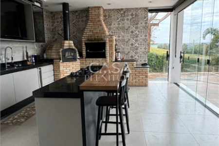 Casa em condomínio à venda ou para alugar com 5 quartos, sendo 3 suítes, no Centro, Piedade, SP