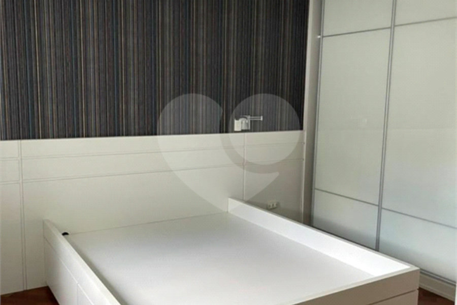 Casa à venda com 3 suítes no condomínio Quinta de Santo Antônio, São Paulo - SP