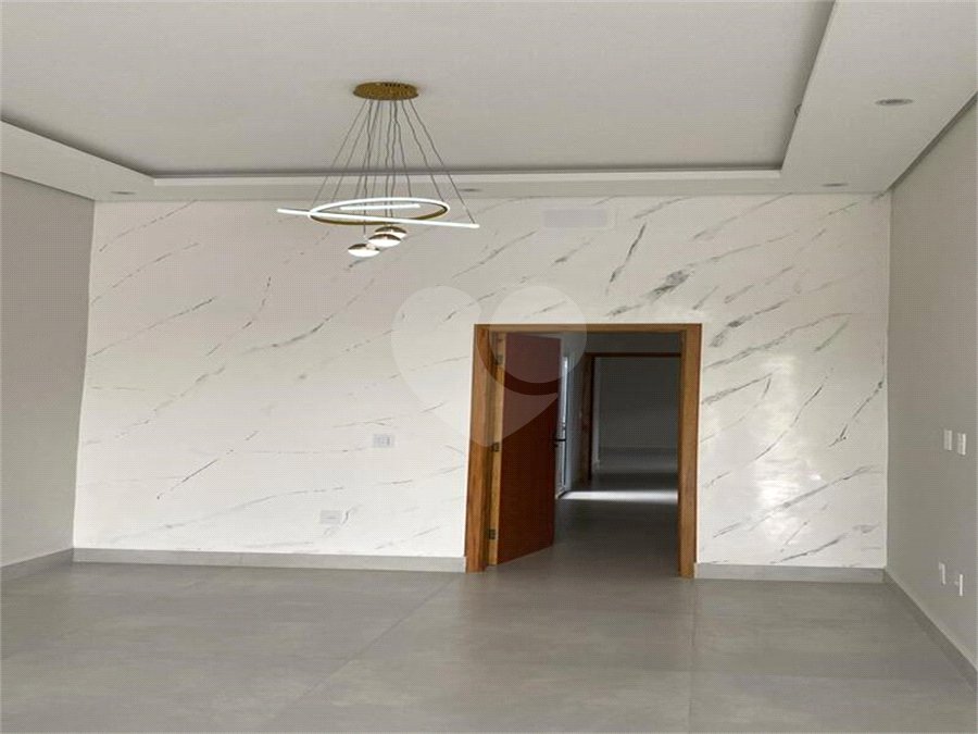 Casa à venda com 3 quartos, sendo 1 suíte, no condomínio Vila Ytu, Indaiatuba - SP
