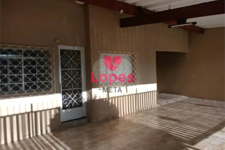 CASA A VENDA NO BAIRRO JARDIM JARÁGUA, 5 DORMITORIOS, 3 BANHEIROS, 3 VAGAS, 198m², TAUBATÉ/SP.