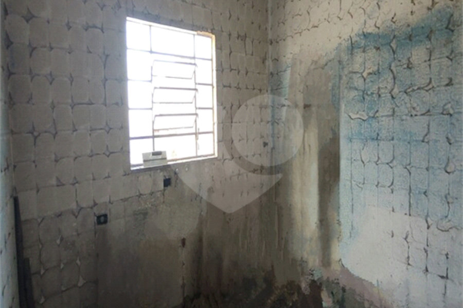 Casa à venda com 6 quartos, sendo 2 suítes,  no condomínio Doutor Francisco Ranieri, São Paulo - SP