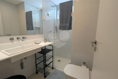 Apartamento à venda com 4 quartos, sendo 1 suíte, em Campo Belo, São Paulo, SP