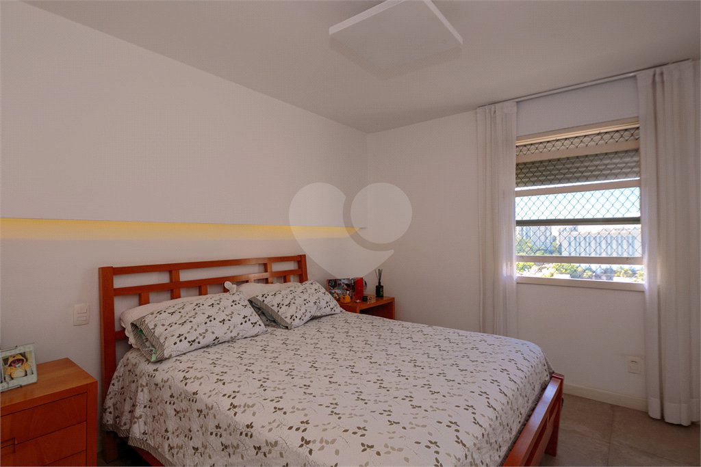 Apartamento à venda com 4 quartos, sendo 1 suíte, em Alto da Boa Vista, São Paulo, SP