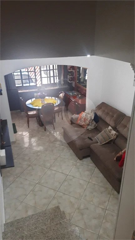 Sobrado à venda com 3 quartos, sendo 1 suíte, em Tremembé, São Paulo, SP