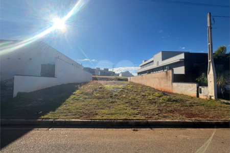 Terreno à venda em Loteamento Residencial Golden Ville, Itapetininga, SP