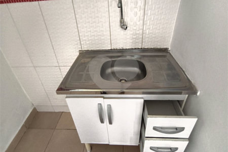 Casa para alugar com 1 quarto no condomínio Cond R Claudio Rodrigues Lopes, São Paulo - SP