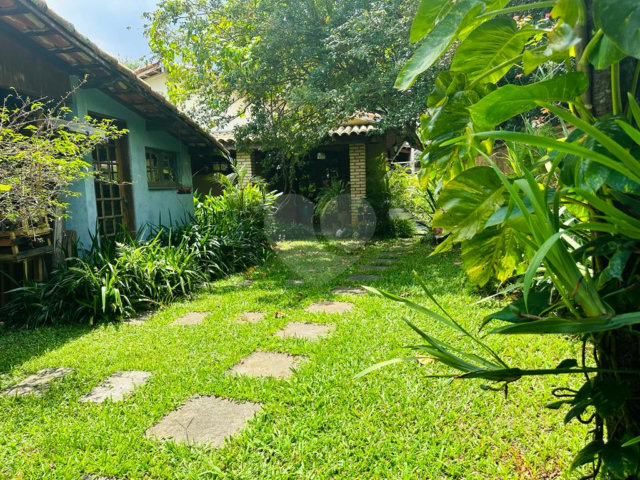 Casa Térrea à venda com 4 quartos, sendo 1 suíte,  em Interlagos, São Paulo, SP
