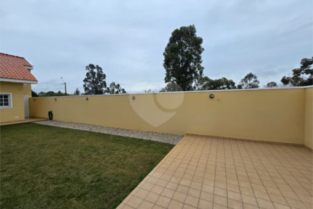 Casa à venda com 3 quartos, sendo 1 suíte,  no condomínio Golden Ville, Itapetininga - SP