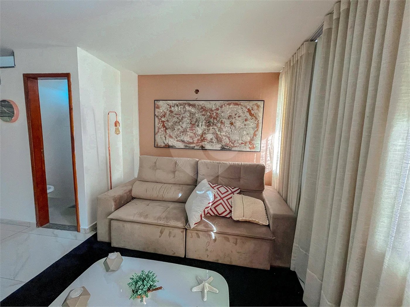 Casa à venda com 4 quartos, sendo 1 suíte, no condomínio Imperial Santa Cruz, Rio de Janeiro - RJ