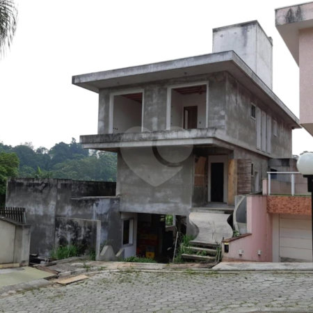 Casa à venda com 4 suítes no condomínio Residencial Cantareira, São Paulo - SP