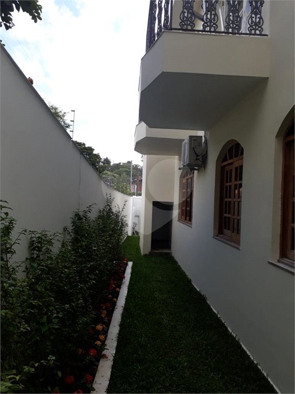 Sobrado à venda com 4 quartos, sendo 3 suítes, em Alto da Boa Vista, São Paulo, SP