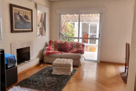 Casa à venda com 4 quartos, sendo 2 suítes,  no condomínio Casas de Windsor, São Paulo - SP