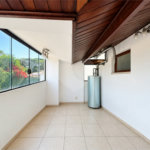 Casa à venda com 3 quartos, sendo 1 suíte, no condomínio Vila das Emboabas, São Paulo - SP