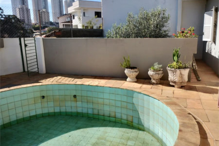 Casa de Vila à venda com 4 suítes em Jardim Londrina, São Paulo, SP