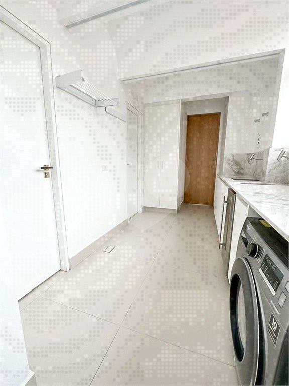Apartamento à venda com 4 suítes em Vila Cordeiro, São Paulo, SP