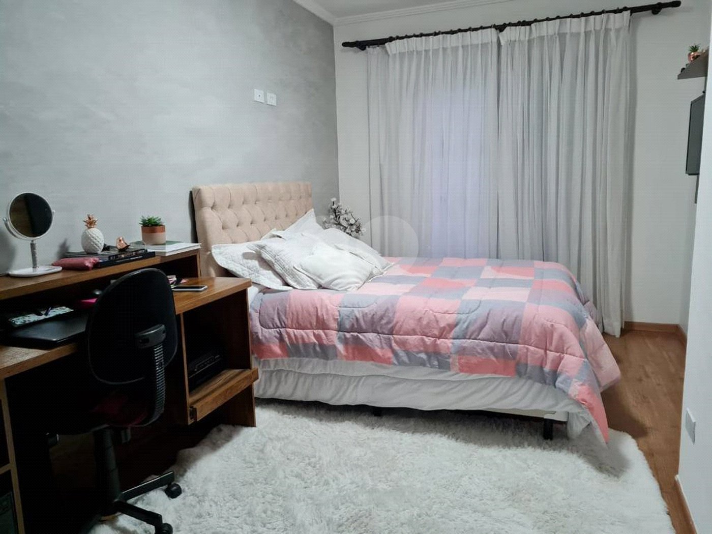 Sobrado à venda com 3 suítes em Horto, São Paulo, SP
