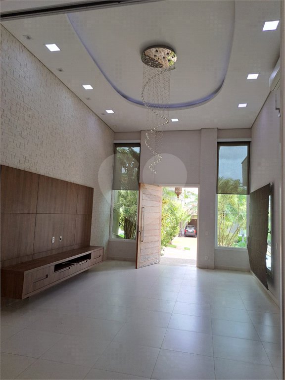 Casa à venda com 3 suítes no condomínio Residencial Terra Nobre, Indaiatuba - SP