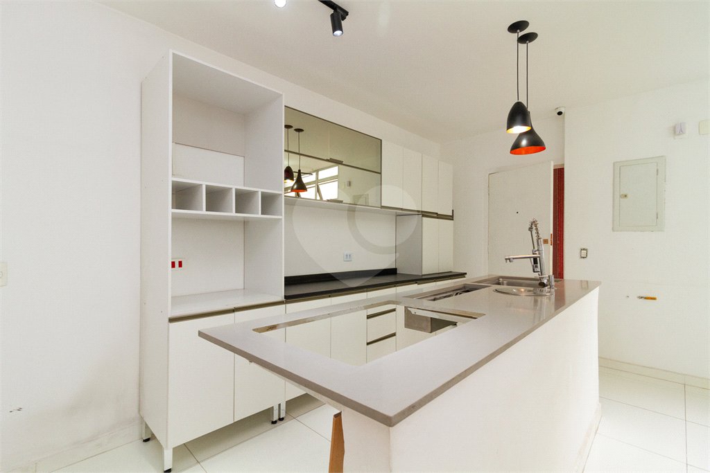 Apartamento à venda com 3 quartos, sendo 1 suíte, em Jardim Paulista, São Paulo, SP