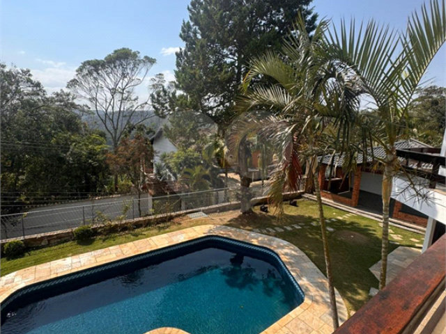 Sobrado à venda ou para alugar com 4 quartos, sendo 3 suítes,  em Serra da Cantareira, Mairiporã, SP