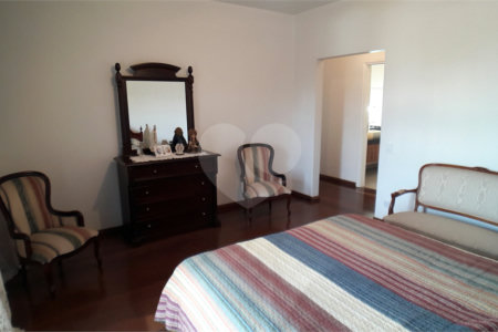 Casa Térrea à venda com 4 suítes em Brooklin Paulista, São Paulo, SP
