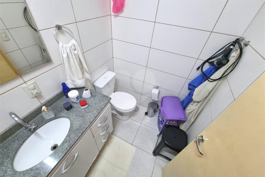 Casa à venda com 3 quartos, sendo 1 suíte, no condomínio Village St. Louis, São Paulo - SP