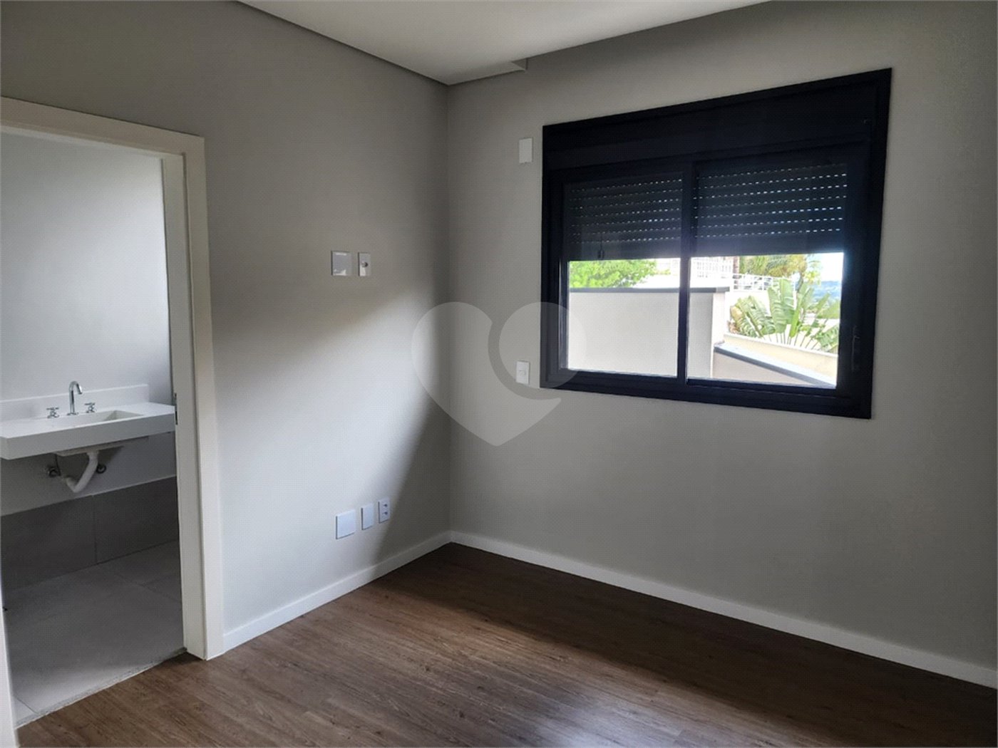 Casa à venda com 3 suítes no condomínio Terras de São Francisco, Vinhedo - SP