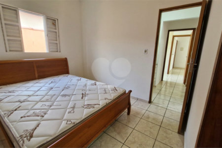 Casa para alugar com 3 quartos, sendo 1 suíte, no condomínio Santa Mônica, Atibaia - SP